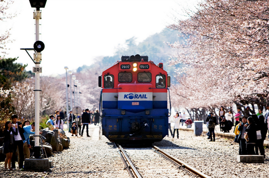 Ga tàu hỏa ở Jinhae